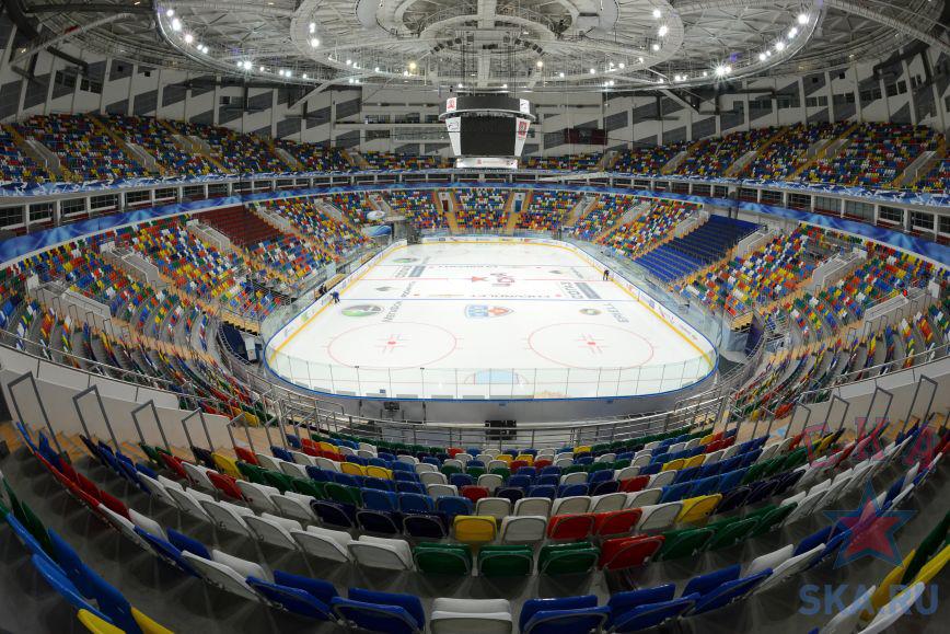 Оформление дворца спорта «Мегаспорт» — силиконовые борта с рекламой